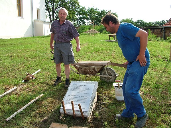 Položení pamětní desky - 25.7.2009