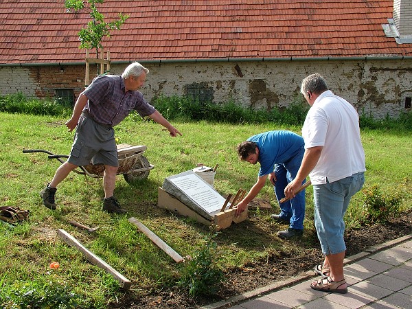 Položení pamětní desky - 25.7.2009