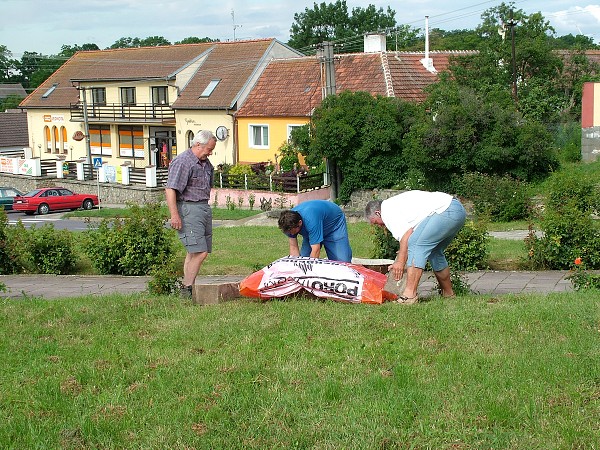 Položení pamětní desky - 25.7.2009