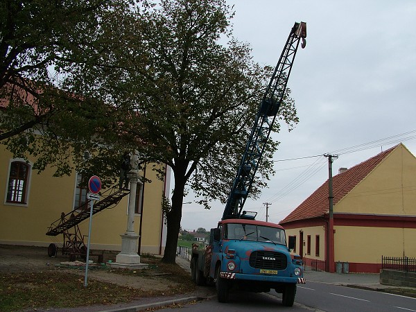 Montáž Mariánského sloupu - 24.10.2009