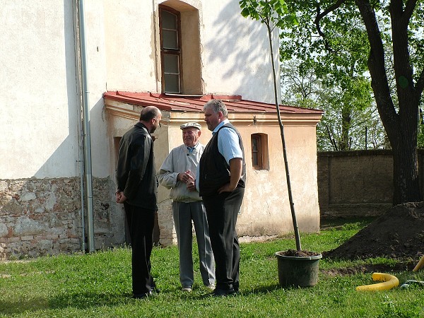 Sázení stromů - 2.5.2009