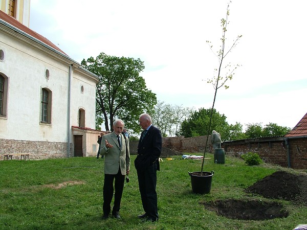 Sázení stromů - 2.5.2009