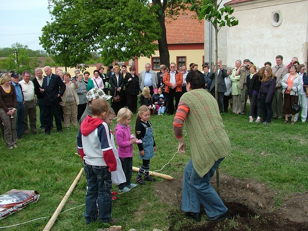 Sázení stromů - 2.5.2009