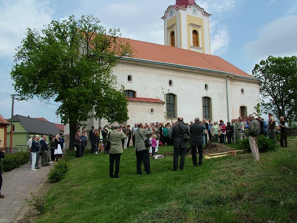 Sázení stromů - 2.5.2009