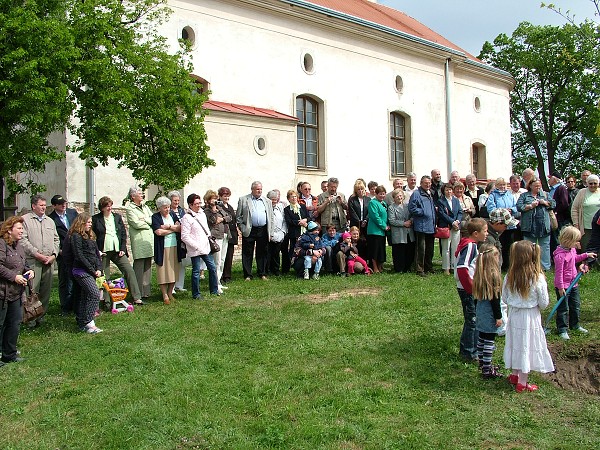 Sázení stromů - 2.5.2009