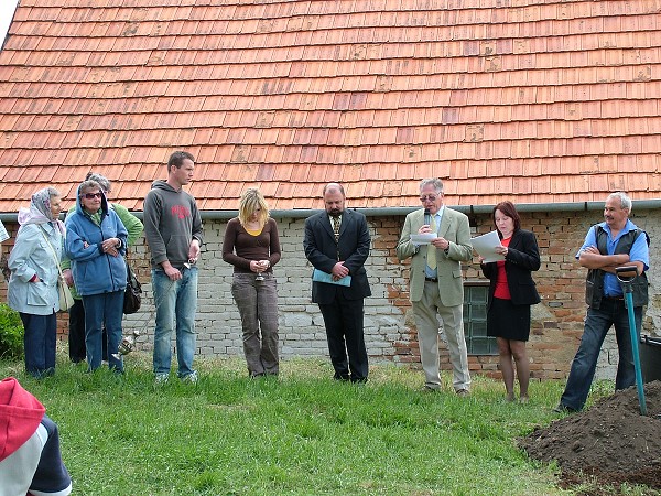 Sázení stromů - 2.5.2009