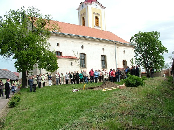 Sázení stromů - 2.5.2009