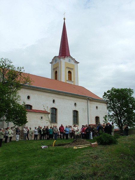 Sázení stromů - 2.5.2009