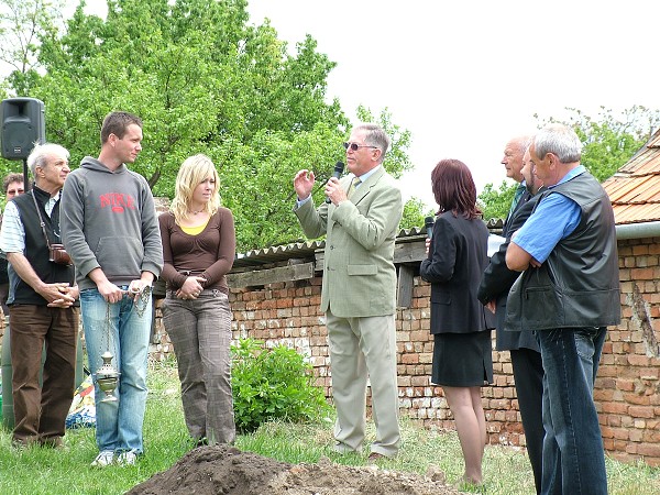 Sázení stromů - 2.5.2009