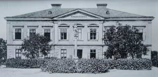 Škola v Litobratřicích postavená v letech 1884–1885