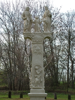 Renovovaná socha Svaté Rodiny v Litobratřicích – detail